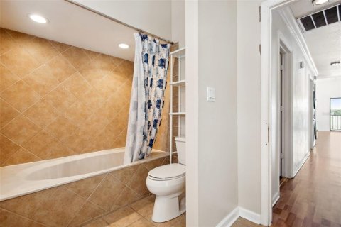Condo in Tampa, Florida, 2 bedrooms  № 1636280 - photo 19