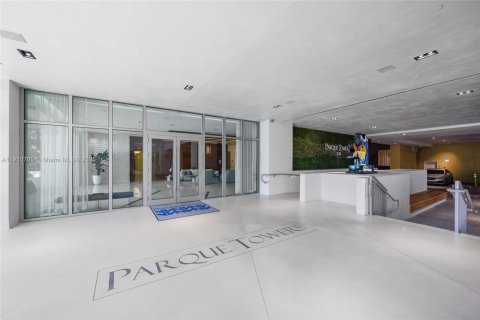 Condominio en venta en Sunny Isles Beach, Florida, 2 dormitorios, 175.77 m2 № 2082236 - foto 12
