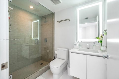 Condominio en venta en Sunny Isles Beach, Florida, 2 dormitorios, 175.77 m2 № 2082236 - foto 20