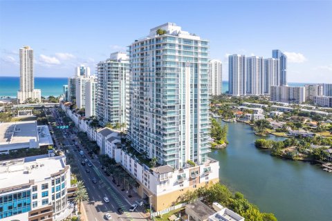 Condominio en venta en Sunny Isles Beach, Florida, 2 dormitorios, 175.77 m2 № 2082236 - foto 7