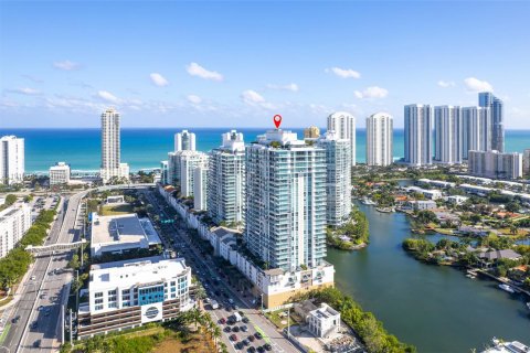 Condominio en venta en Sunny Isles Beach, Florida, 2 dormitorios, 175.77 m2 № 2082236 - foto 6