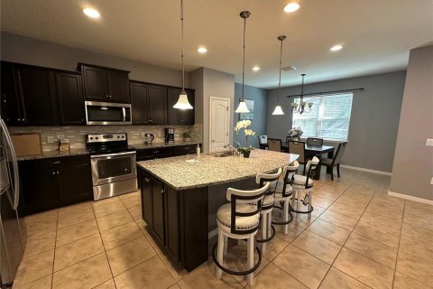 House in Kissimmee, Florida 5 bedrooms, 231.51 sq.m. № 2103092 - photo 4