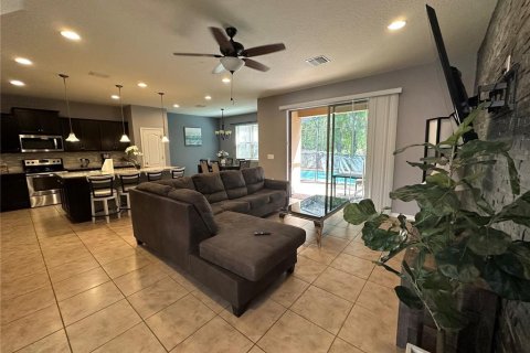 House in Kissimmee, Florida 5 bedrooms, 231.51 sq.m. № 2103092 - photo 2