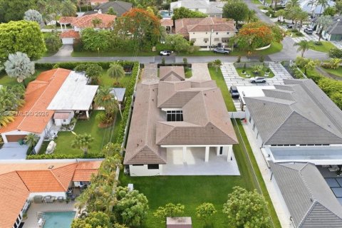 House in Miami, Florida 4 bedrooms № 2177269 - photo 8