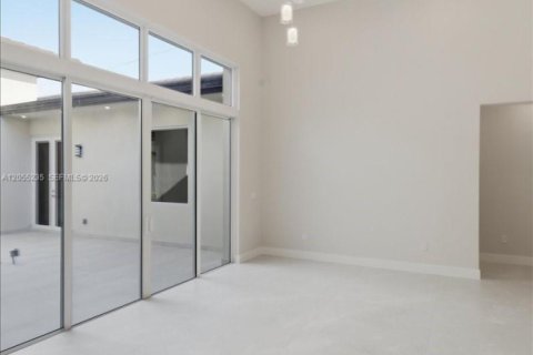 House in Miami, Florida 4 bedrooms № 2177269 - photo 27