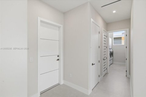 House in Miami, Florida 4 bedrooms № 2177269 - photo 23
