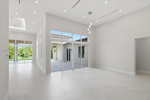 House in Miami, Florida 4 bedrooms № 2177269 - photo 24