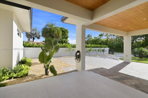 House in Miami, Florida 4 bedrooms № 2177269 - photo 18