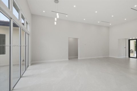 House in Miami, Florida 4 bedrooms № 2177269 - photo 25
