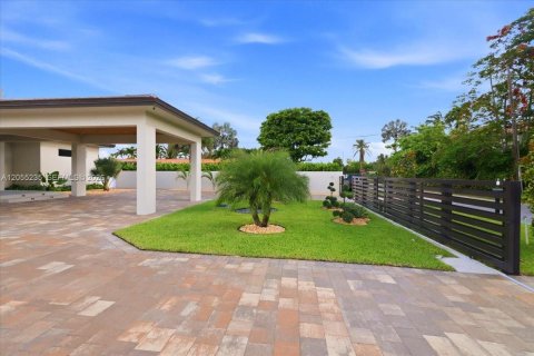 House in Miami, Florida 4 bedrooms № 2177269 - photo 12