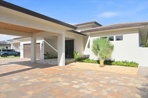 House in Miami, Florida 4 bedrooms № 2177269 - photo 14