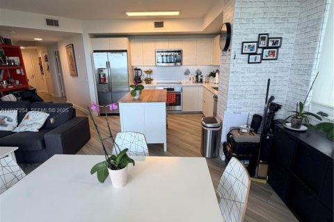 Condominio en venta en Miami, Florida, 2 dormitorios, 96.99 m2 № 2077252 - foto 20