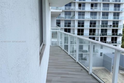 Condominio en venta en Miami, Florida, 2 dormitorios, 96.99 m2 № 2077252 - foto 23