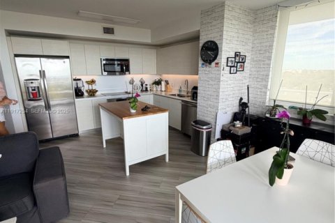 Condominio en venta en Miami, Florida, 2 dormitorios, 96.99 m2 № 2077252 - foto 22