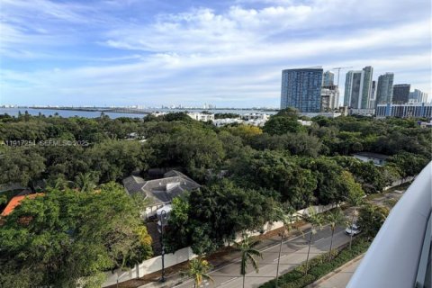 Condominio en venta en Miami, Florida, 2 dormitorios, 96.99 m2 № 2077252 - foto 30