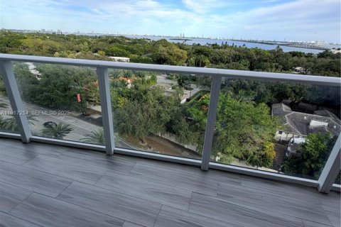 Condominio en venta en Miami, Florida, 2 dormitorios, 96.99 m2 № 2077252 - foto 3