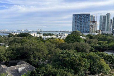 Condominio en venta en Miami, Florida, 2 dormitorios, 96.99 m2 № 2077252 - foto 25