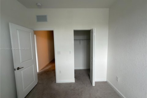 Touwnhouse à vendre à Miami, Floride: 4 chambres, 169.08 m2 № 1859874 - photo 30