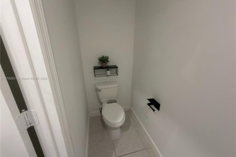 Touwnhouse à vendre à Miami, Floride: 4 chambres, 169.08 m2 № 1859874 - photo 20