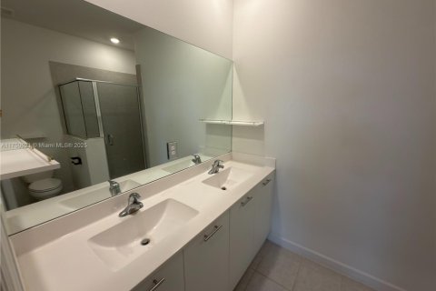 Touwnhouse à vendre à Miami, Floride: 4 chambres, 169.08 m2 № 1859874 - photo 25