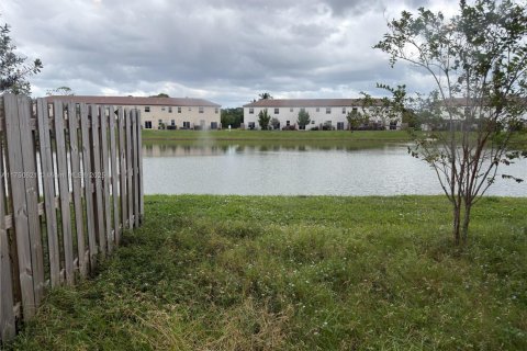 Touwnhouse à vendre à Miami, Floride: 4 chambres, 169.08 m2 № 1859874 - photo 17