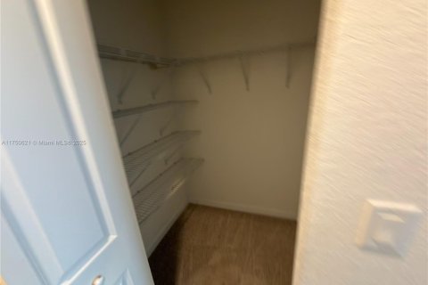 Touwnhouse à vendre à Miami, Floride: 4 chambres, 169.08 m2 № 1859874 - photo 27