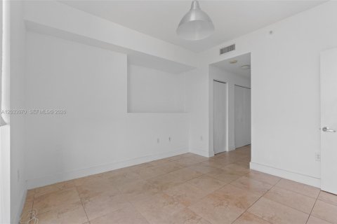 Снять в аренду кондоминиум в Майами, Флорида 1 спальня, 87.14м2, № 2145834 - фото 18