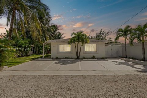 Immobilier commercial à vendre à Dania Beach, Floride: 210.52 m2 № 1956720 - photo 2