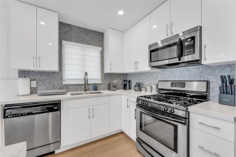 Immobilier commercial à vendre à Dania Beach, Floride: 210.52 m2 № 1956720 - photo 9