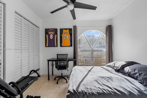 Condominio en alquiler en Miami, Florida, 2 dormitorios, 84.63 m2 № 2025967 - foto 9