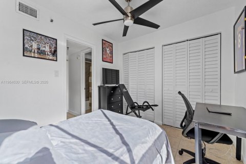 Condominio en alquiler en Miami, Florida, 2 dormitorios, 84.63 m2 № 2025967 - foto 10