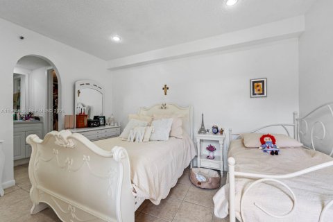 Condominio en alquiler en Miami, Florida, 2 dormitorios, 84.63 m2 № 2025967 - foto 13