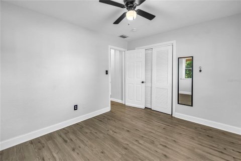 Commercial property in Clearwater, Florida 6 bedrooms, 152.73 sq.m. № 1673775 - photo 20