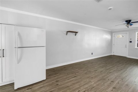 Commercial property in Clearwater, Florida 6 bedrooms, 152.73 sq.m. № 1673775 - photo 11