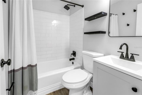 Commercial property in Clearwater, Florida 6 bedrooms, 152.73 sq.m. № 1673775 - photo 21