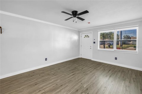 Commercial property in Clearwater, Florida 6 bedrooms, 152.73 sq.m. № 1673775 - photo 7