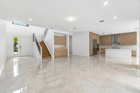 Casa en venta en Boca Raton, Florida, 5 dormitorios, 339.93 m2 № 2077420 - foto 9