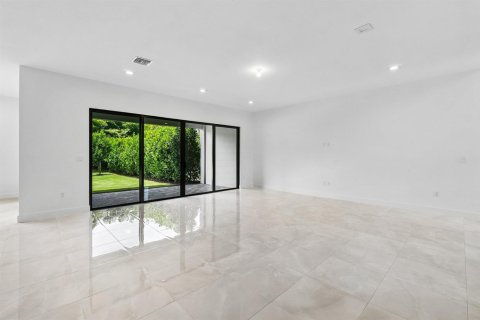 Casa en venta en Boca Raton, Florida, 5 dormitorios, 339.93 m2 № 2077420 - foto 10