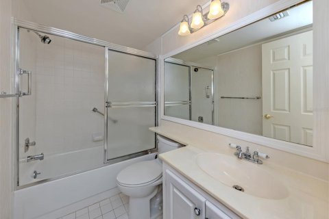 Condo in Venice, Florida, 3 bedrooms  № 2227639 - photo 17