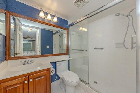 Condo in Venice, Florida, 3 bedrooms  № 2227639 - photo 15