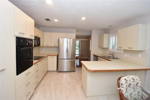 Townhouse in Ormond Beach, Florida 3 bedrooms, 180.14 sq.m. № 1910471 - photo 7