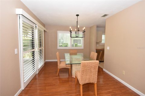 Townhouse in Ormond Beach, Florida 3 bedrooms, 180.14 sq.m. № 1910471 - photo 12
