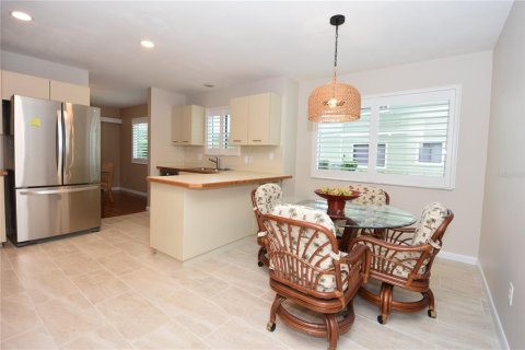 Townhouse in Ormond Beach, Florida 3 bedrooms, 180.14 sq.m. № 1910471 - photo 6