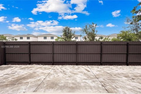 House in Florida City, Florida 5 bedrooms, 176.7 sq.m. № 2087969 - photo 30