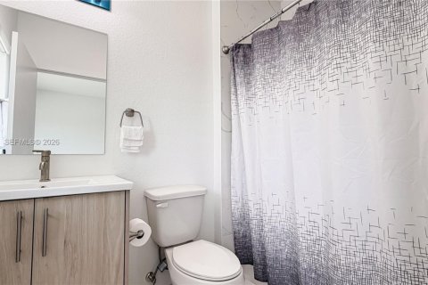 House in Florida City, Florida 5 bedrooms, 176.7 sq.m. № 2087969 - photo 24