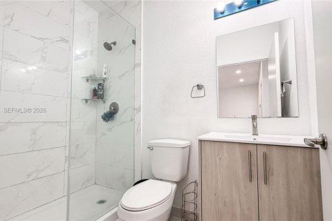 House in Florida City, Florida 5 bedrooms, 176.7 sq.m. № 2087969 - photo 25