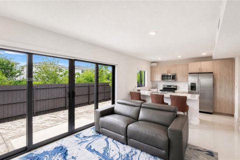 House in Florida City, Florida 5 bedrooms, 176.7 sq.m. № 2087969 - photo 8