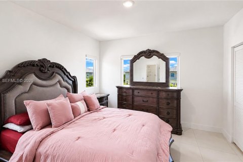 House in Florida City, Florida 5 bedrooms, 176.7 sq.m. № 2087969 - photo 27
