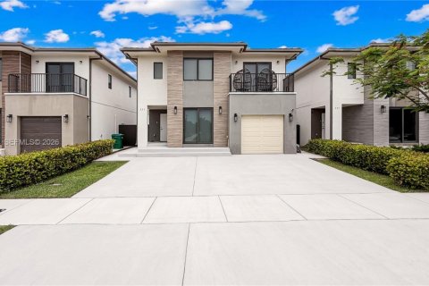 House in Florida City, Florida 5 bedrooms, 176.7 sq.m. № 2087969 - photo 2