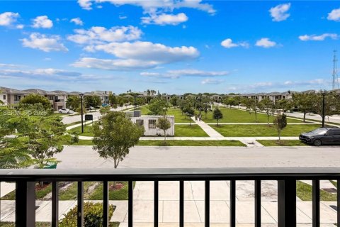 House in Florida City, Florida 5 bedrooms, 176.7 sq.m. № 2087969 - photo 29
